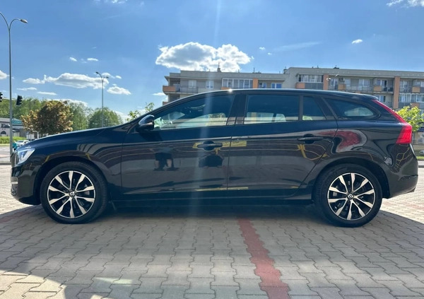 Volvo V60 cena 56900 przebieg: 107000, rok produkcji 2018 z Wysokie Mazowieckie małe 596